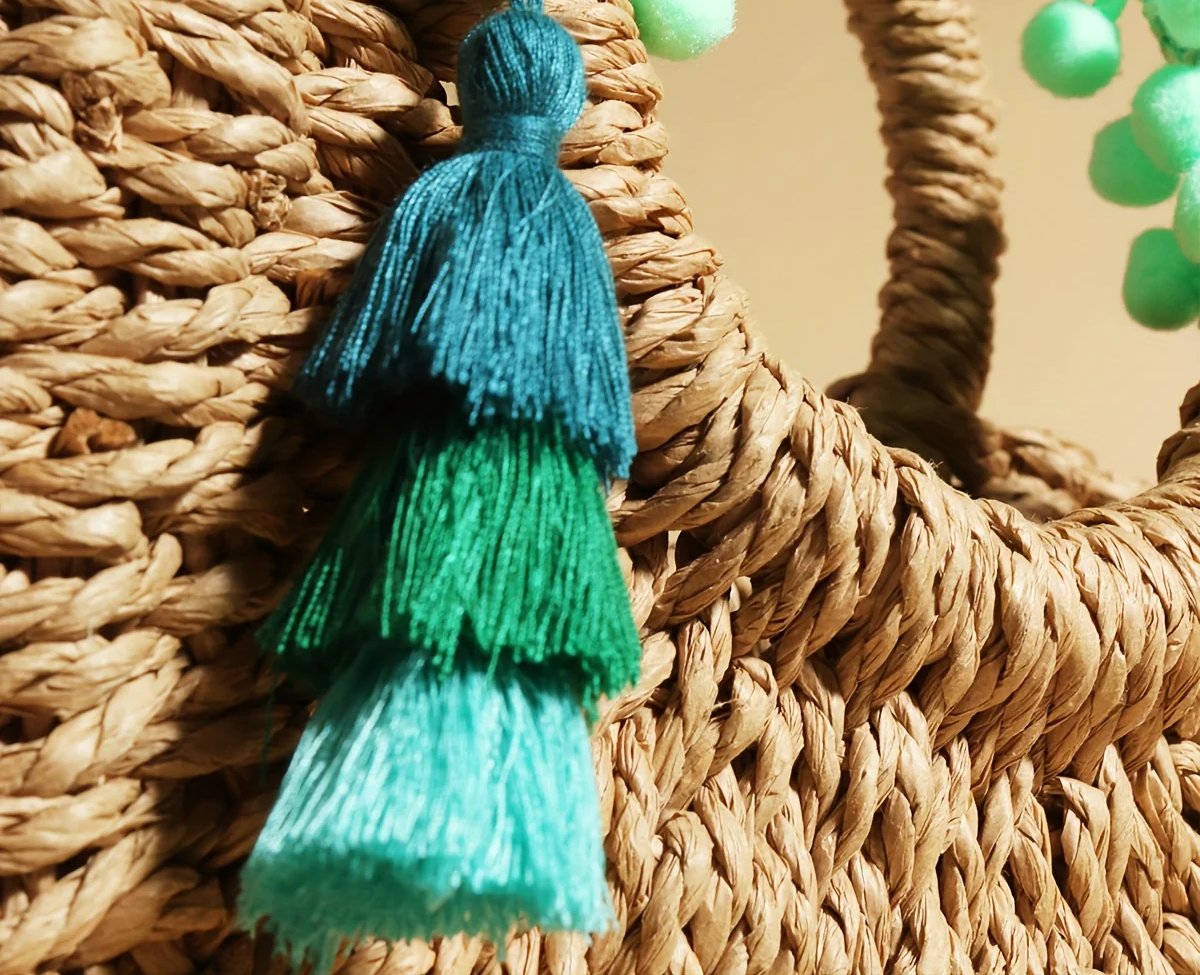 JNIJLI Bohemian Tassel Straw Saddle Bag - Vintage Woven Basket Handbag with Green Tassels, Open-Top Design for Beach, Vacation, and Casual Outings - Perfect Gift for Women, Mothers, Teachers, or Friends, Beach Bag, Vacation A