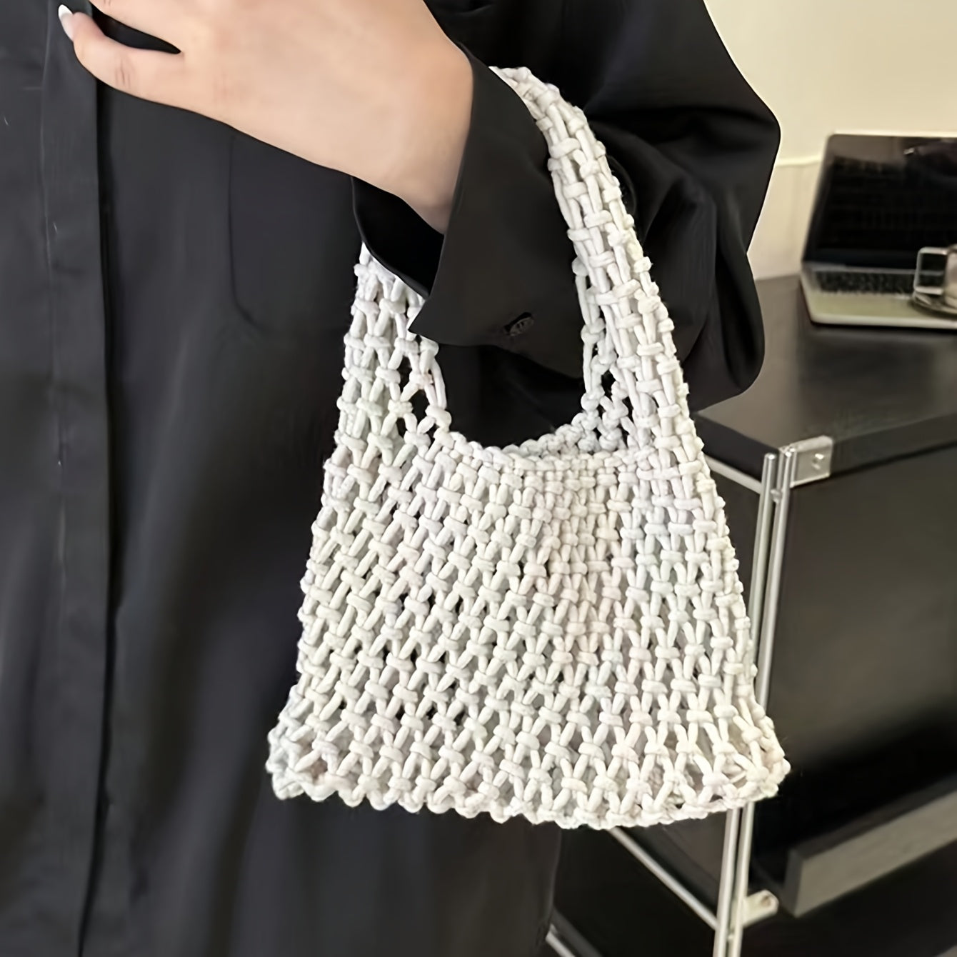 Women's Woven Mesh Beach Tote Bag - Lightweight Polyester Shoulder Bag with Fixed Strap Design, Open Top for Vacation, Casual Outings, and Travel; Versatile Everyday Commuter Bag with Textured Knit Feel