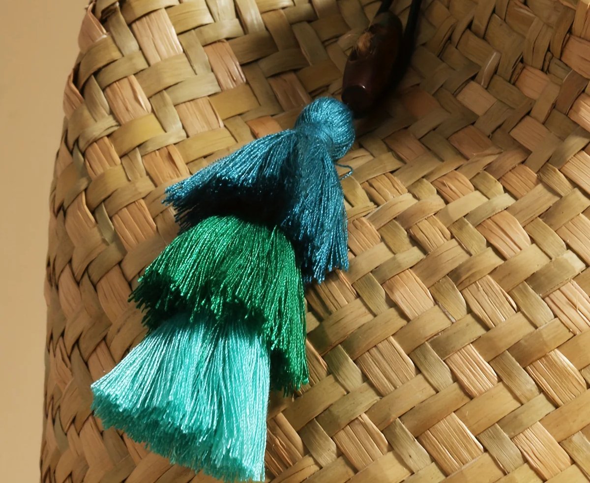 JNIJLI Bohemian Vacation Tassel Woven Bucket Bag - Vintage Green Paper Handbag with Fixed Shoulder Strap, Beaded Detail, and Decorative Tassel for Beach, Wedding, Outing, and Casual Outfits, Beach Bag, Wedding Accessory, Retr