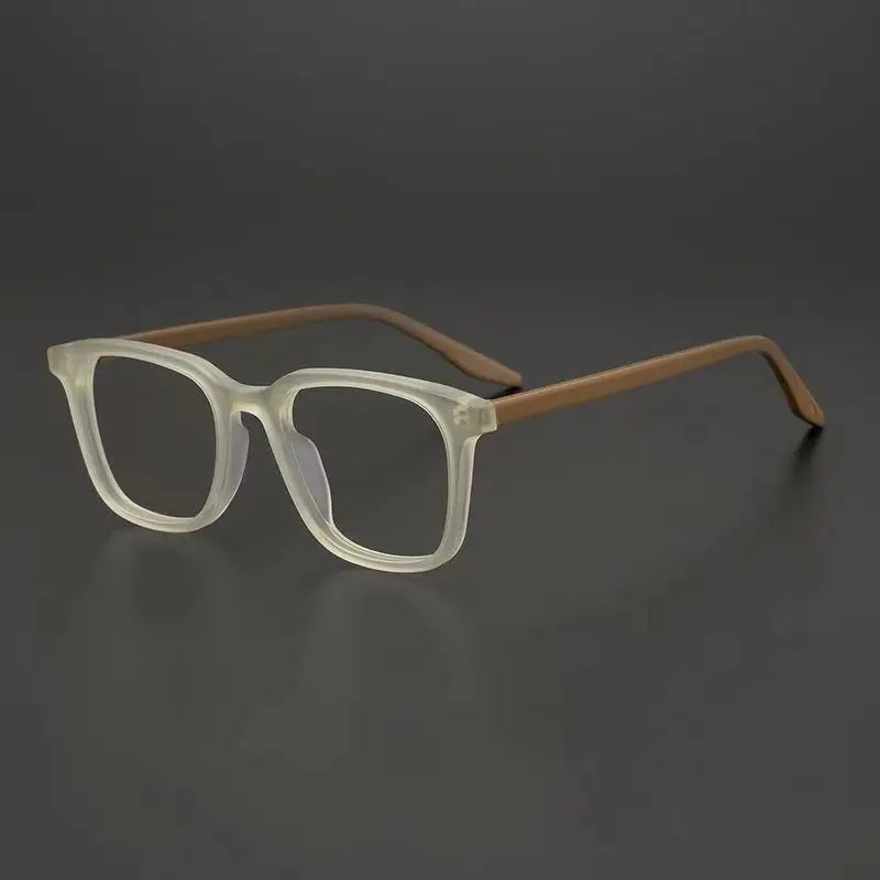 Lumo 04 – Montura cuadrada vintage en TR90 ultraligero

Un clásico con carácter.
Esta montura cuadrada de inspiración retro combina líneas definidas con un diseño ligero y cómodo, ideal para quienes buscan presencia s