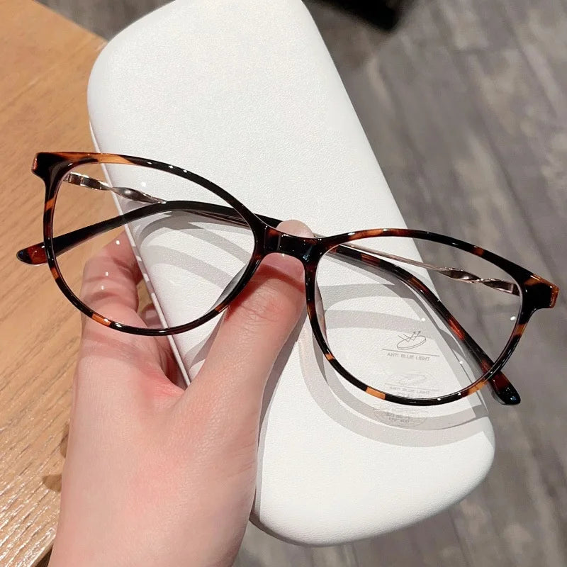 Nueva moda Retro gafas de ojo de gato ultraligeras TR90 gafas transparentes gafas graduadas ópticas montura de mujer 210544