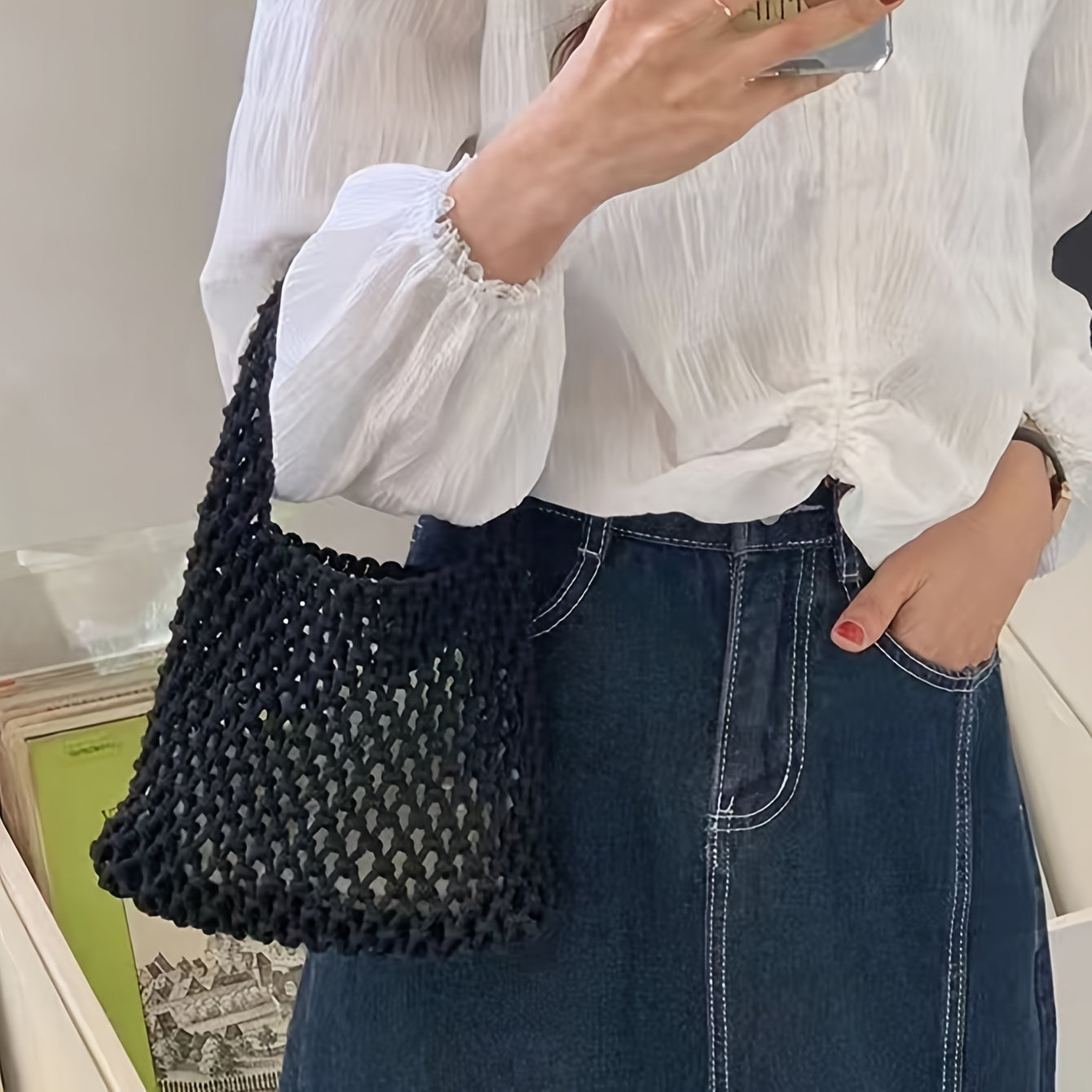 Women's Woven Mesh Beach Tote Bag - Lightweight Polyester Shoulder Bag with Fixed Strap Design, Open Top for Vacation, Casual Outings, and Travel; Versatile Everyday Commuter Bag with Textured Knit Feel